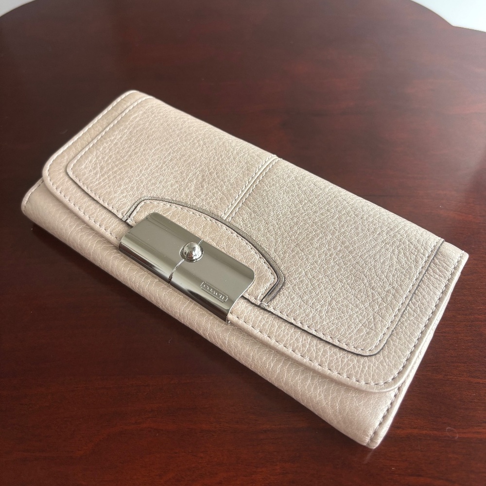 COACH authentic new leather wallet